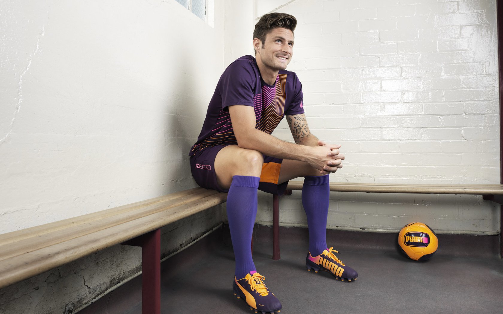 博洛尼亚短传渗透打出立体攻击方式,博洛尼亚作品集